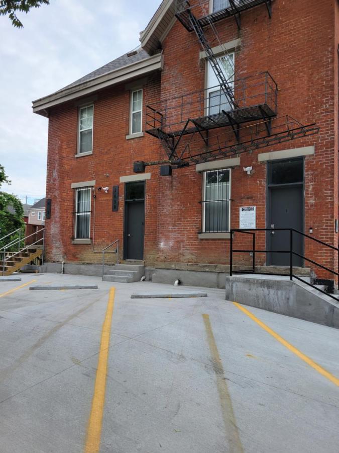 Spacious Industrial Split Level With A Balcony Cincinnati Bagian luar foto